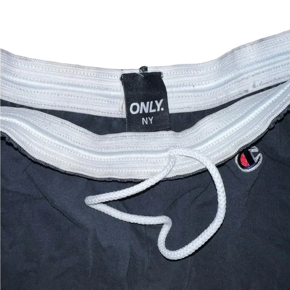 Champion Athletic Shorts Black New York only fashion brand exclusive rare - Picture 2 of 5